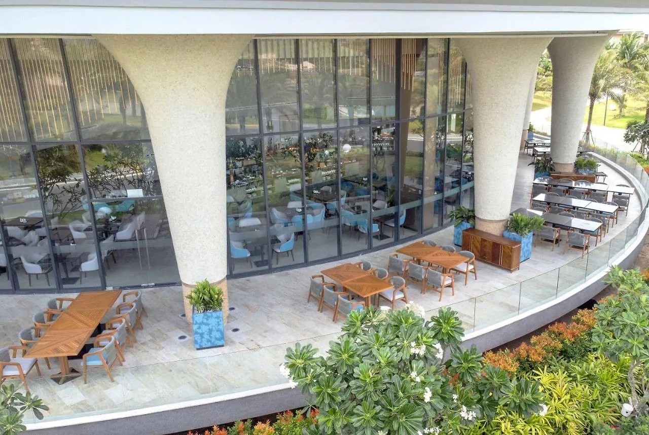 Wyndham Garden Cam Ranh Resort Hotel